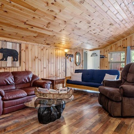 Hide-A-Way Waterfront Cottages Lake Luzerne Exterior photo