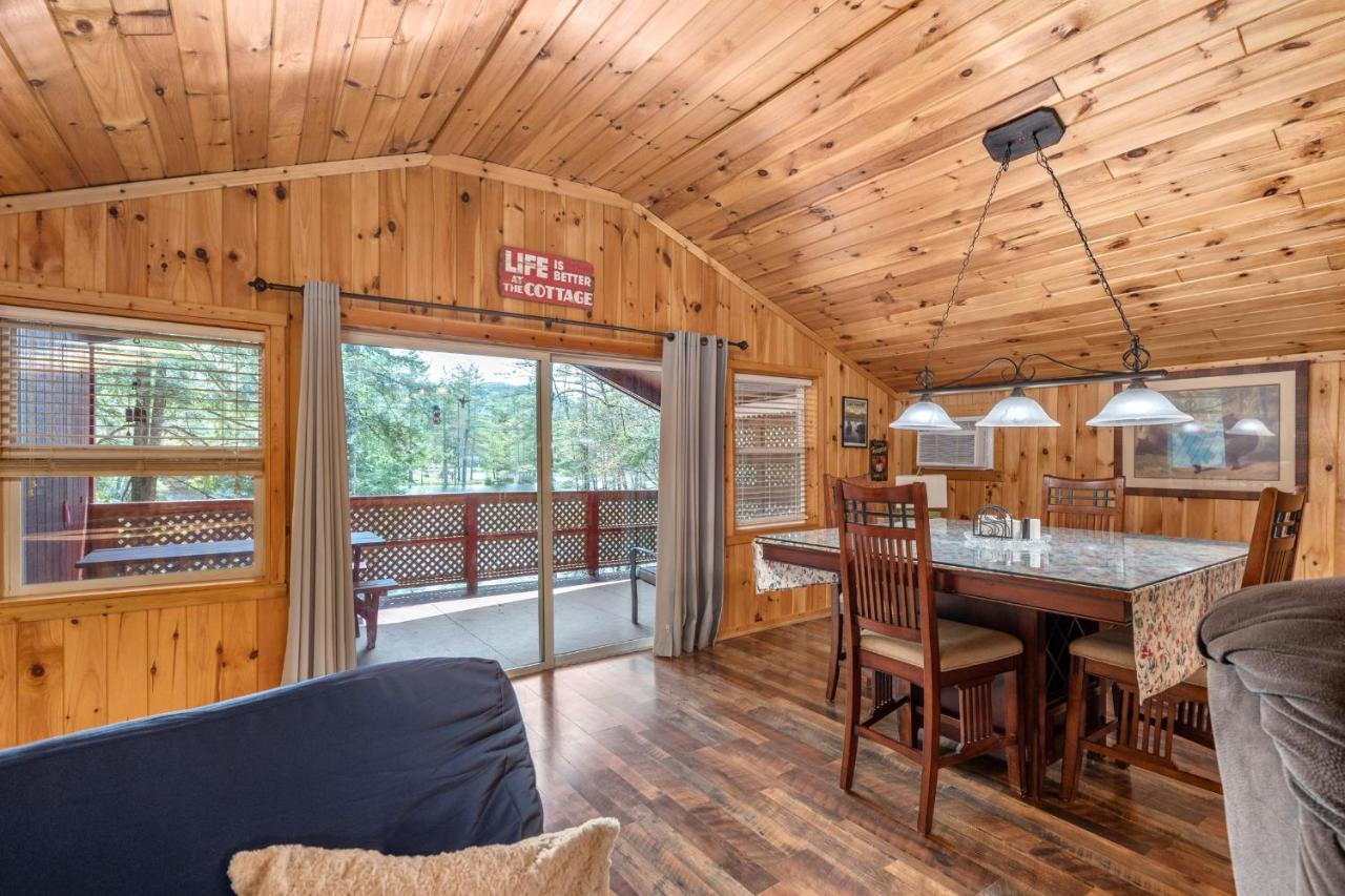 Hide-A-Way Waterfront Cottages Lake Luzerne Exterior photo