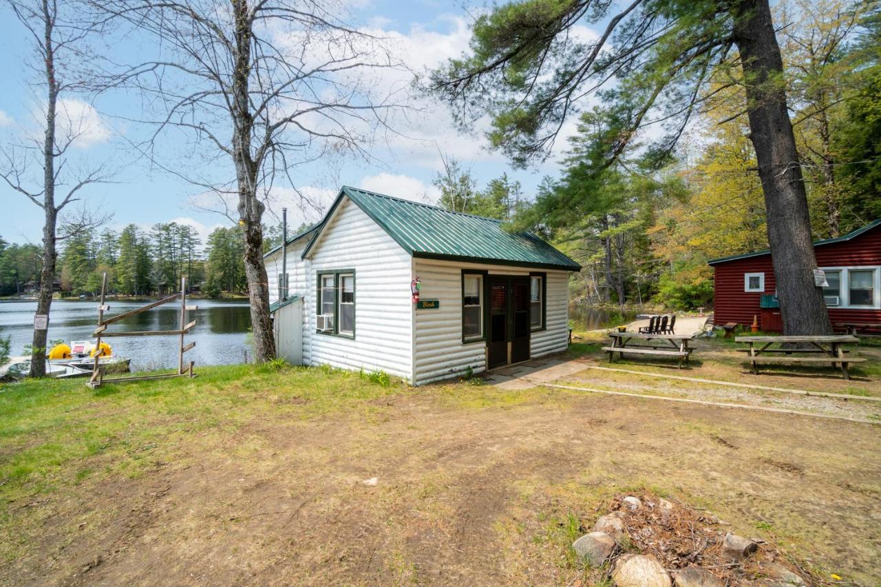 Hide-A-Way Waterfront Cottages Lake Luzerne Exterior photo