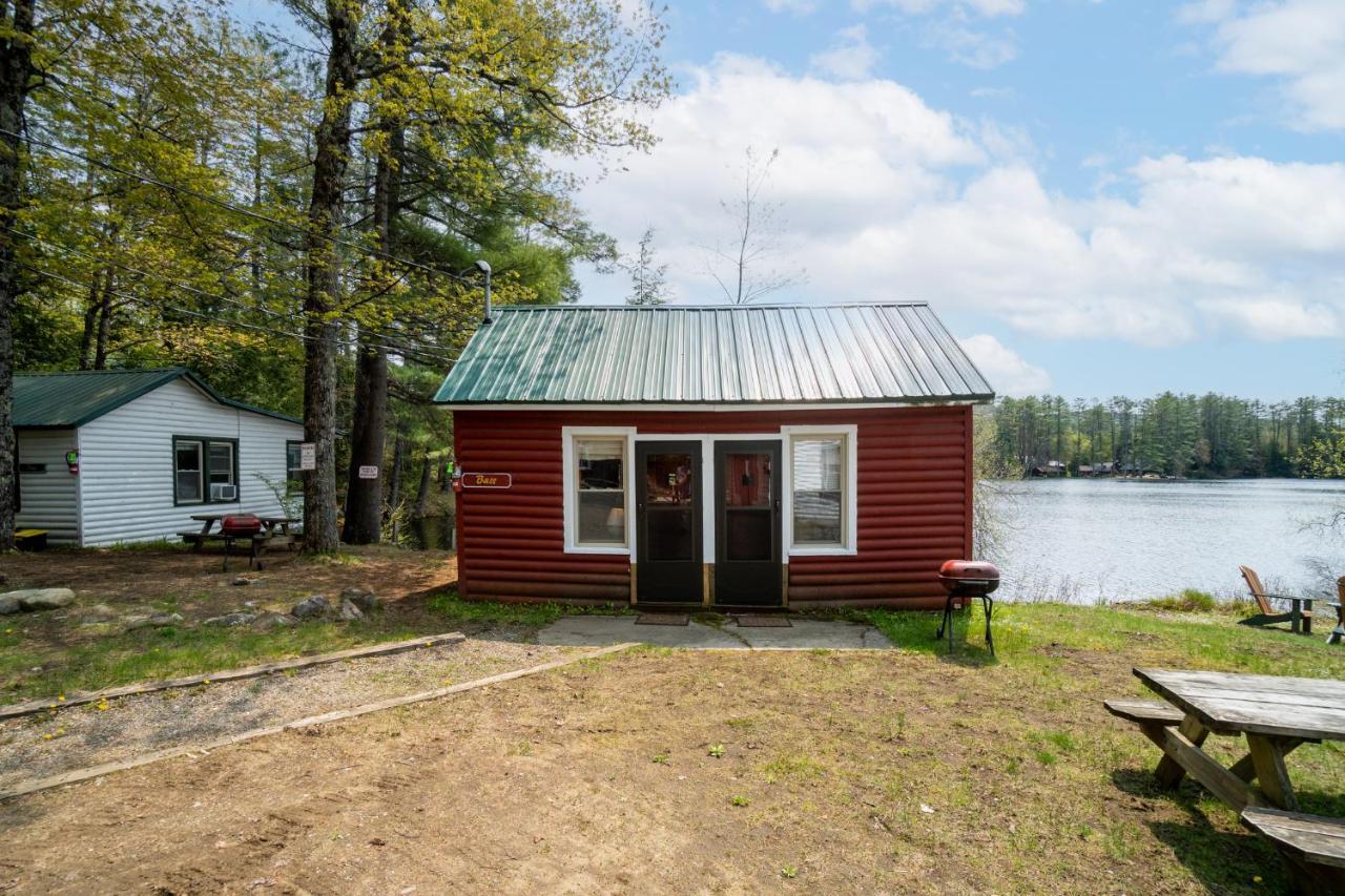 Hide-A-Way Waterfront Cottages Lake Luzerne Exterior photo
