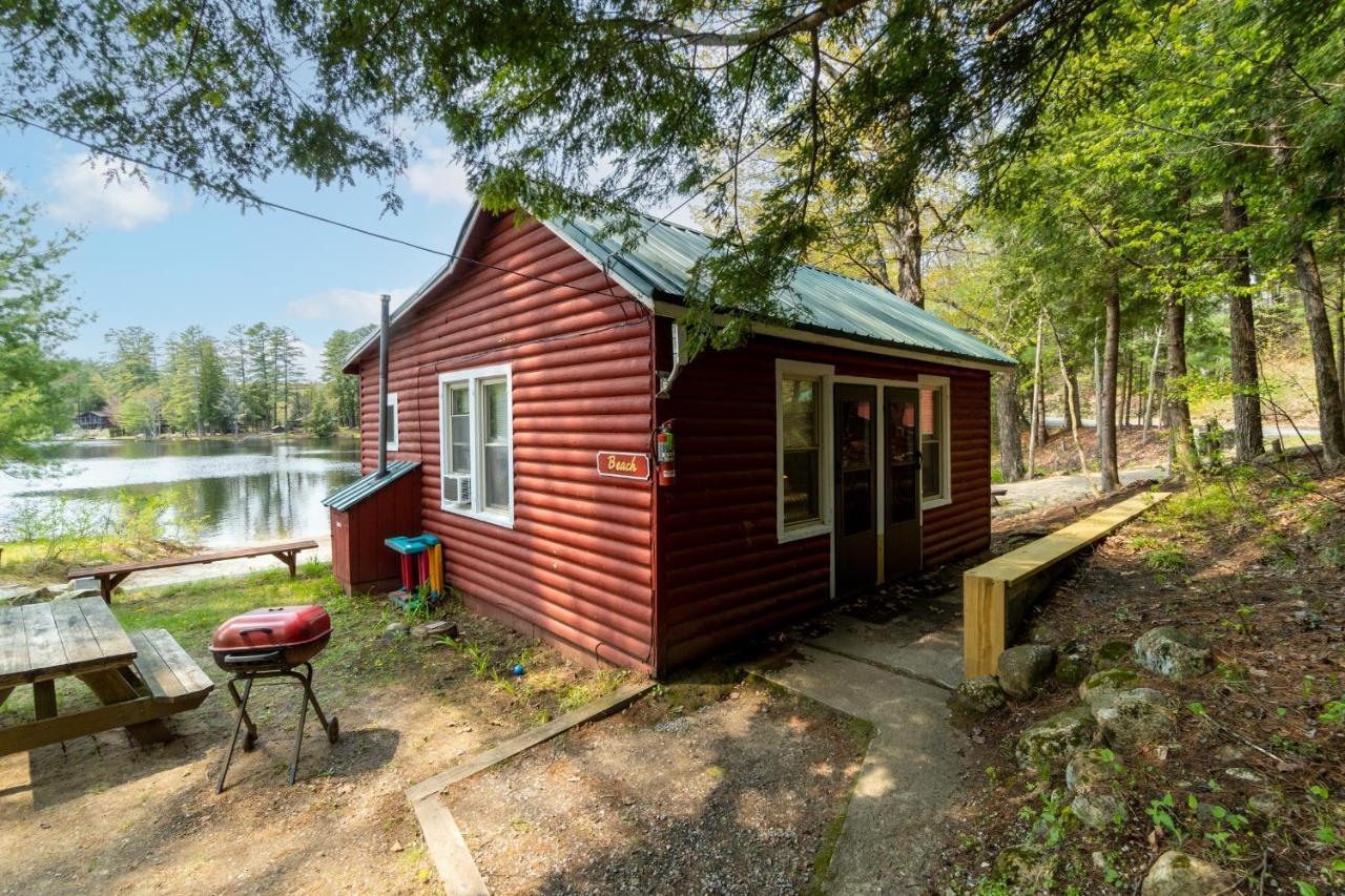 Hide-A-Way Waterfront Cottages Lake Luzerne Exterior photo